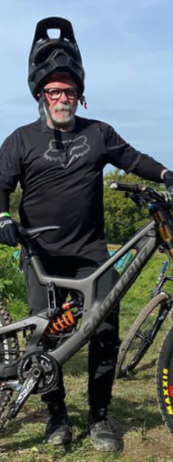 Santa Cruz V10 old man