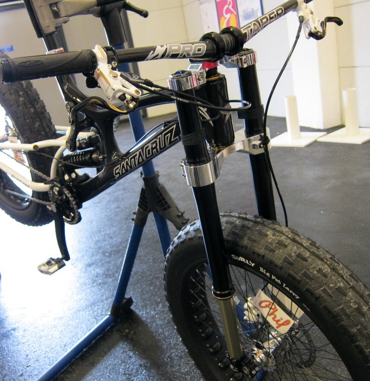 Santa_Cruz_V10_Fat_Bike~4